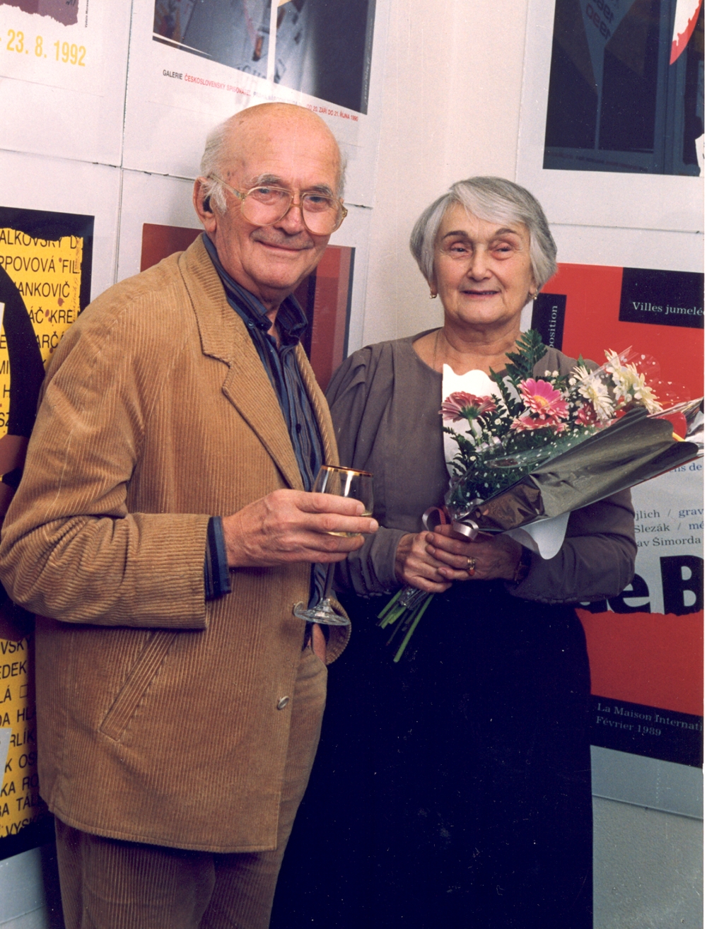 Jan a Božena Rajlichovi kolem roku 1993 na vernisáži v Opavě