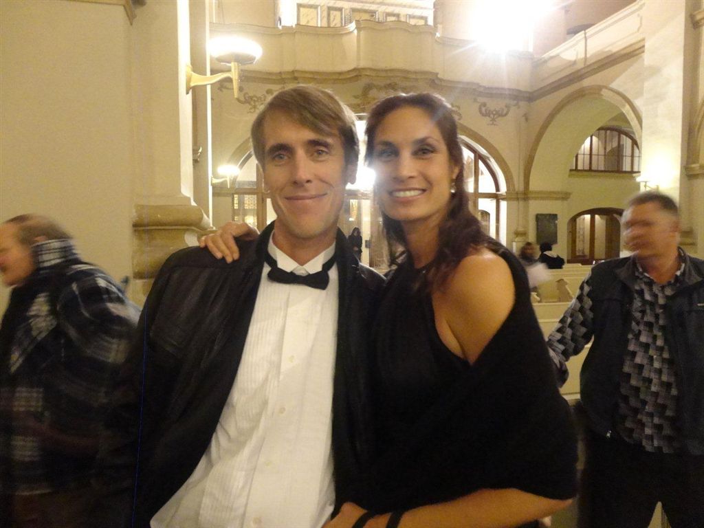 Jana Gorum a Steven Edwards v kostele u sv. Salvátora